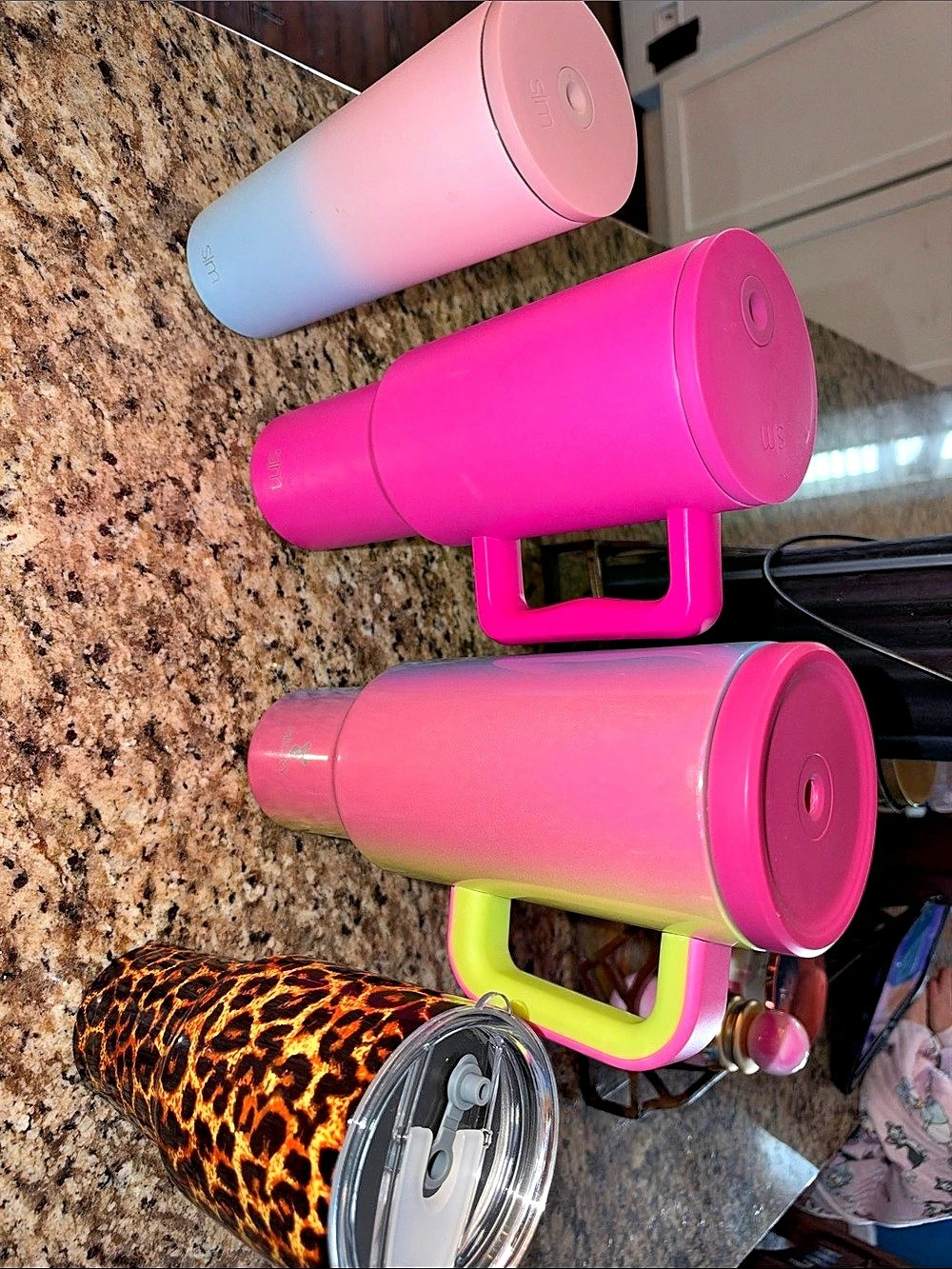 Bundle of cups no straws included